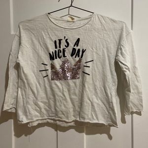 Zara kids long sleeve for the age of 10 and 140 cm is white and  cropped